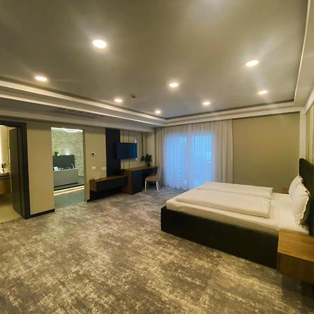 Hotel Ariata Scheia Екстериор снимка