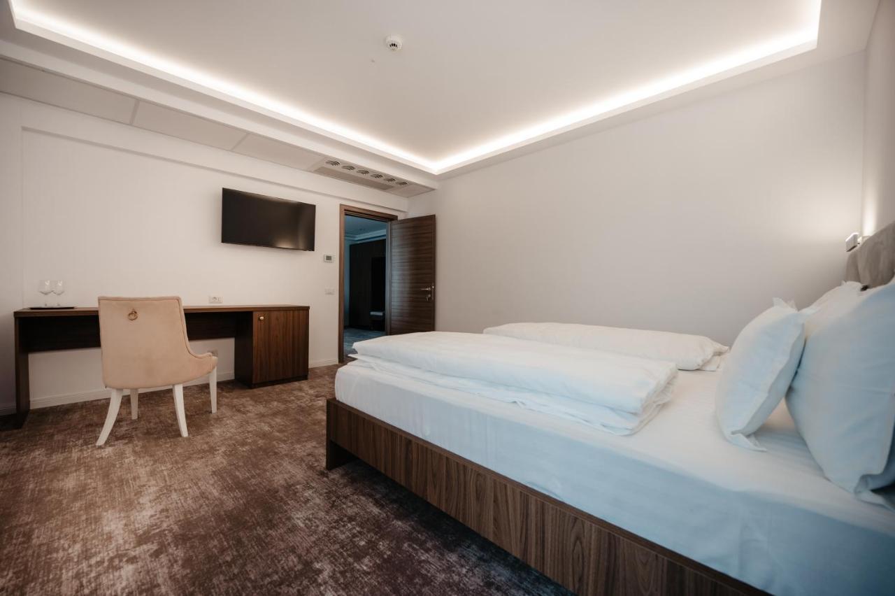 Hotel Ariata Scheia Екстериор снимка