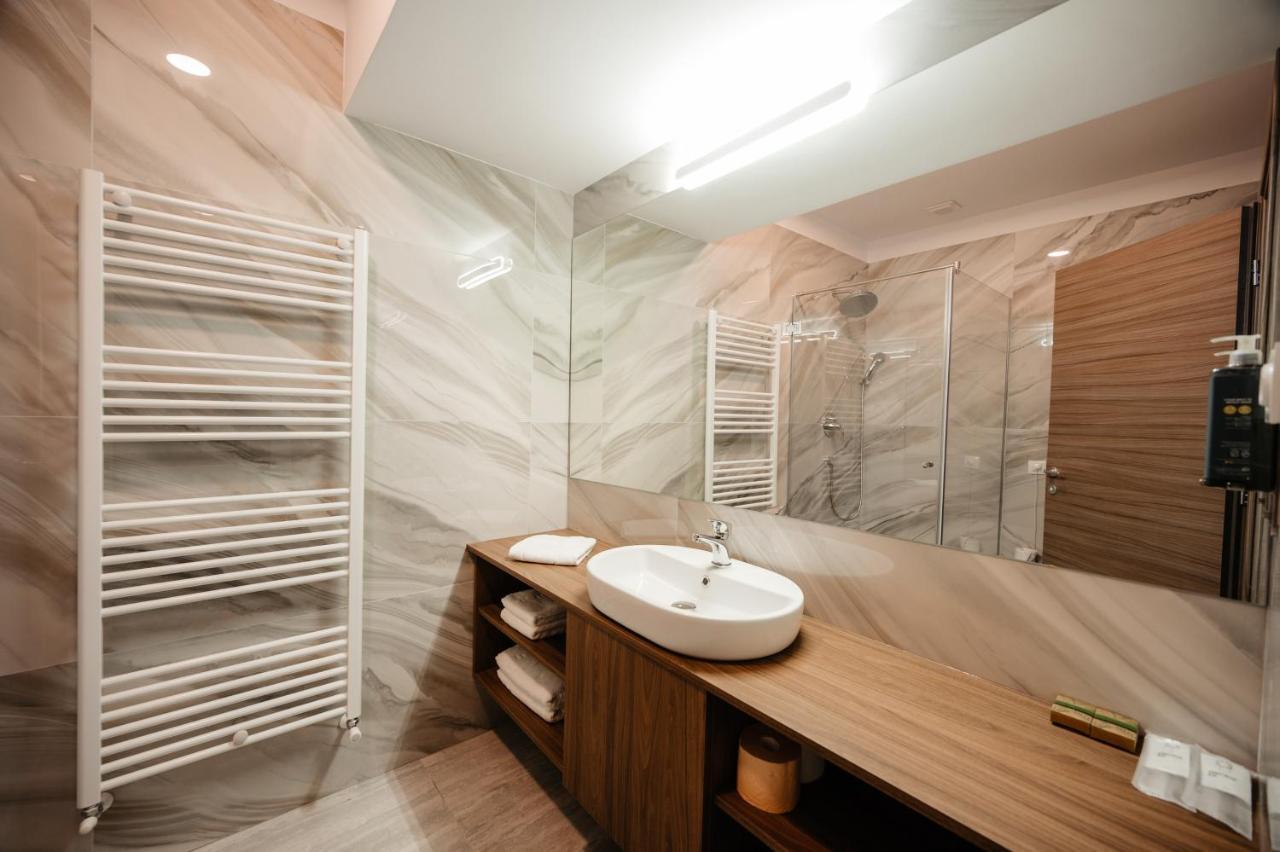 Hotel Ariata Scheia Екстериор снимка