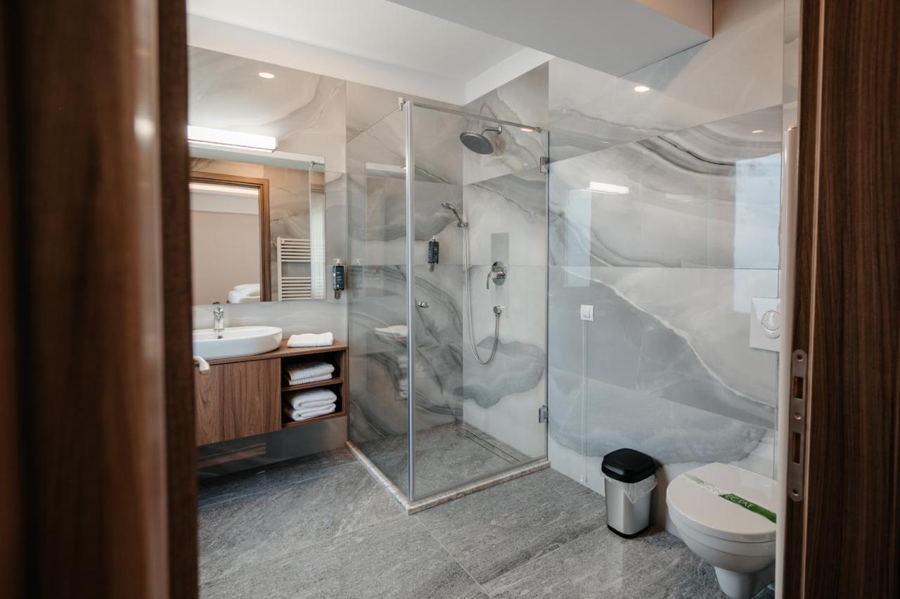 Hotel Ariata Scheia Екстериор снимка