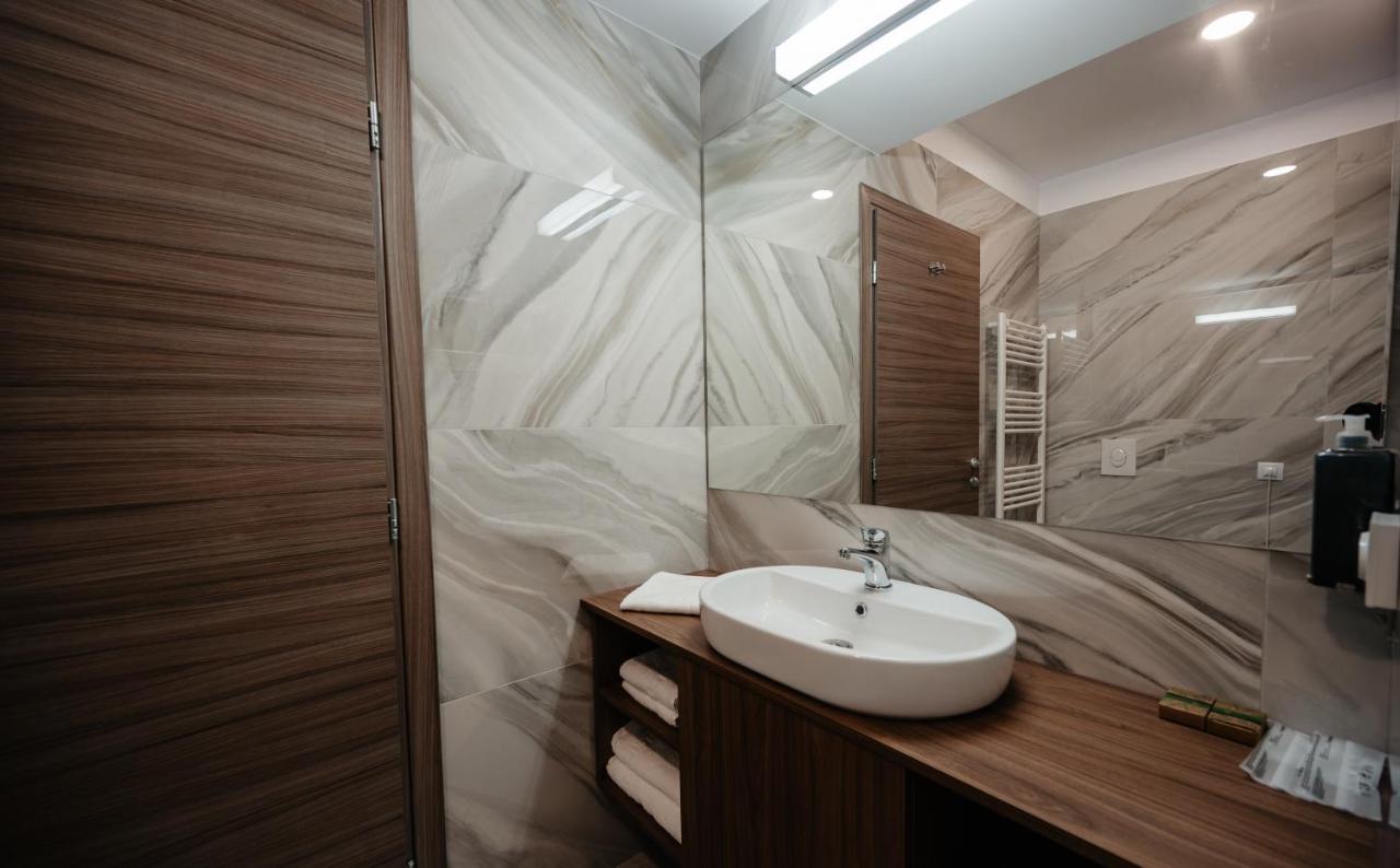 Hotel Ariata Scheia Екстериор снимка