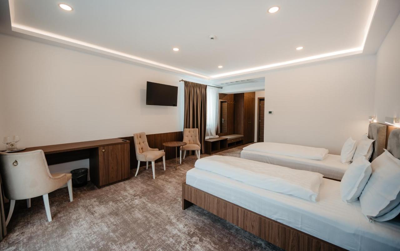 Hotel Ariata Scheia Екстериор снимка