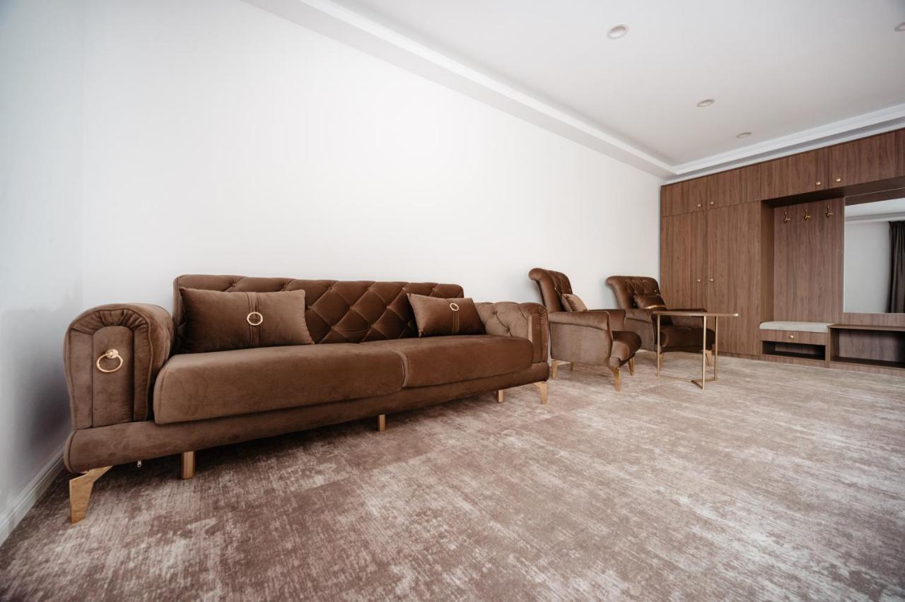 Hotel Ariata Scheia Екстериор снимка