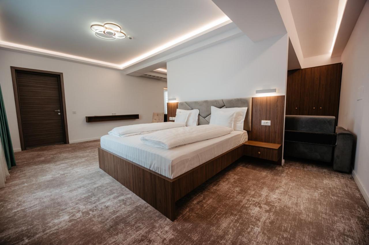 Hotel Ariata Scheia Екстериор снимка