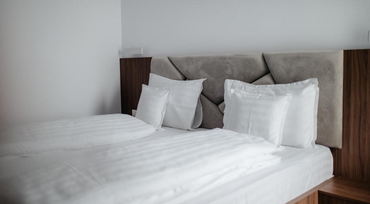 Hotel Ariata Scheia Екстериор снимка