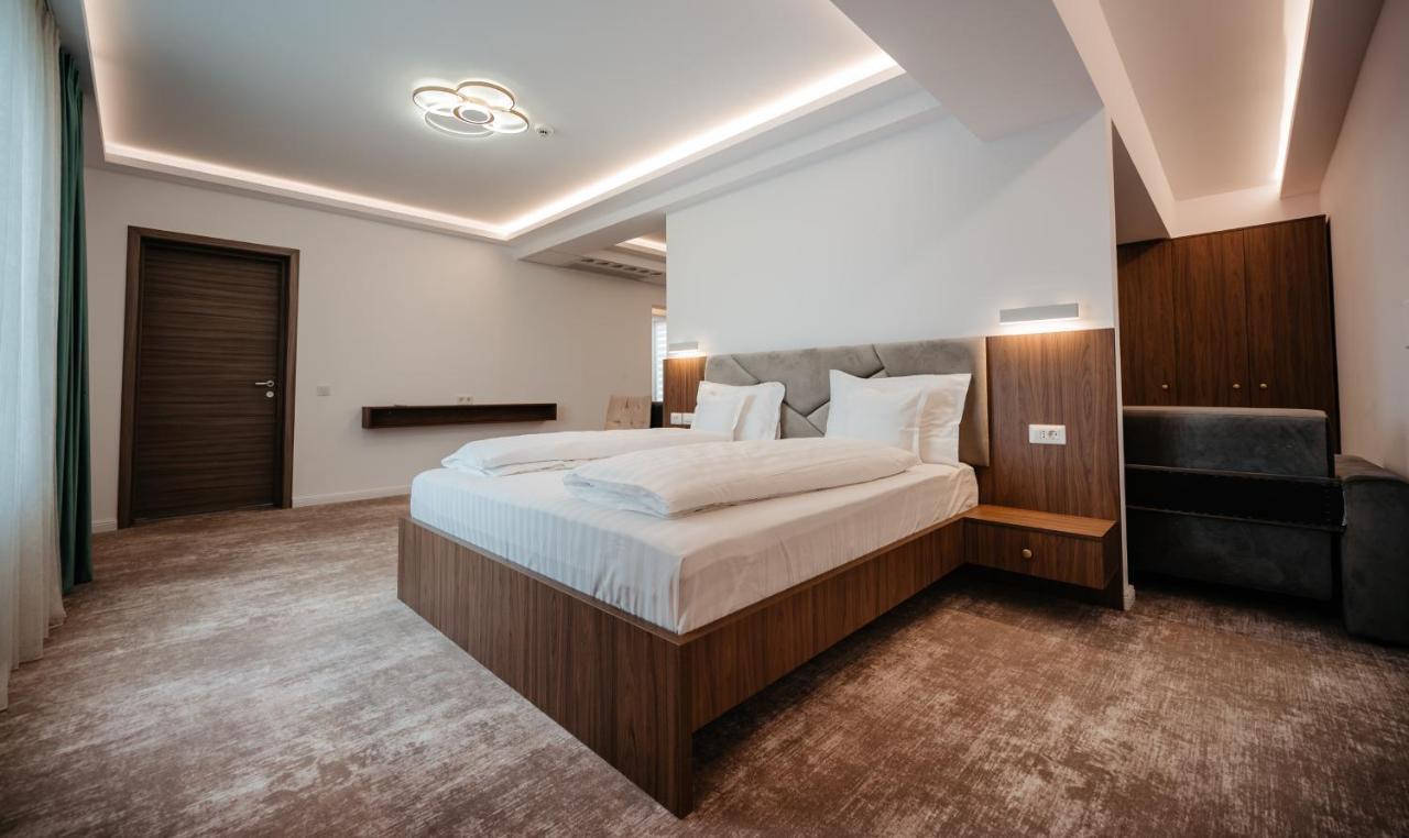 Hotel Ariata Scheia Екстериор снимка